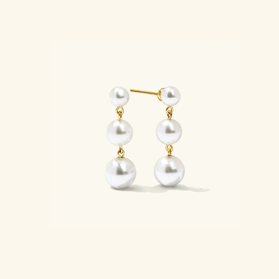 Triple Pearl Earrings Gold i gruppen Shop / Örhängen hos ANI (ANI-0523-008)