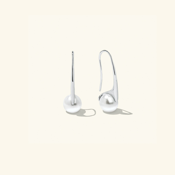 Drip Pearl Earrings Silver i gruppen Shop / Örhängen hos ANI (ANI-0523-012)