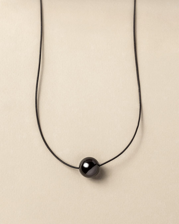 Single Black Pearl Necklace i gruppen Shop / Halsband hos ANI (ANI-0624-041)